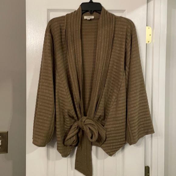 Sweater - Picture 1 of 2